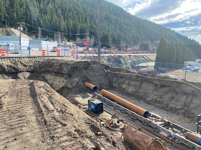 Prapareing the foundation and laying large pipelines